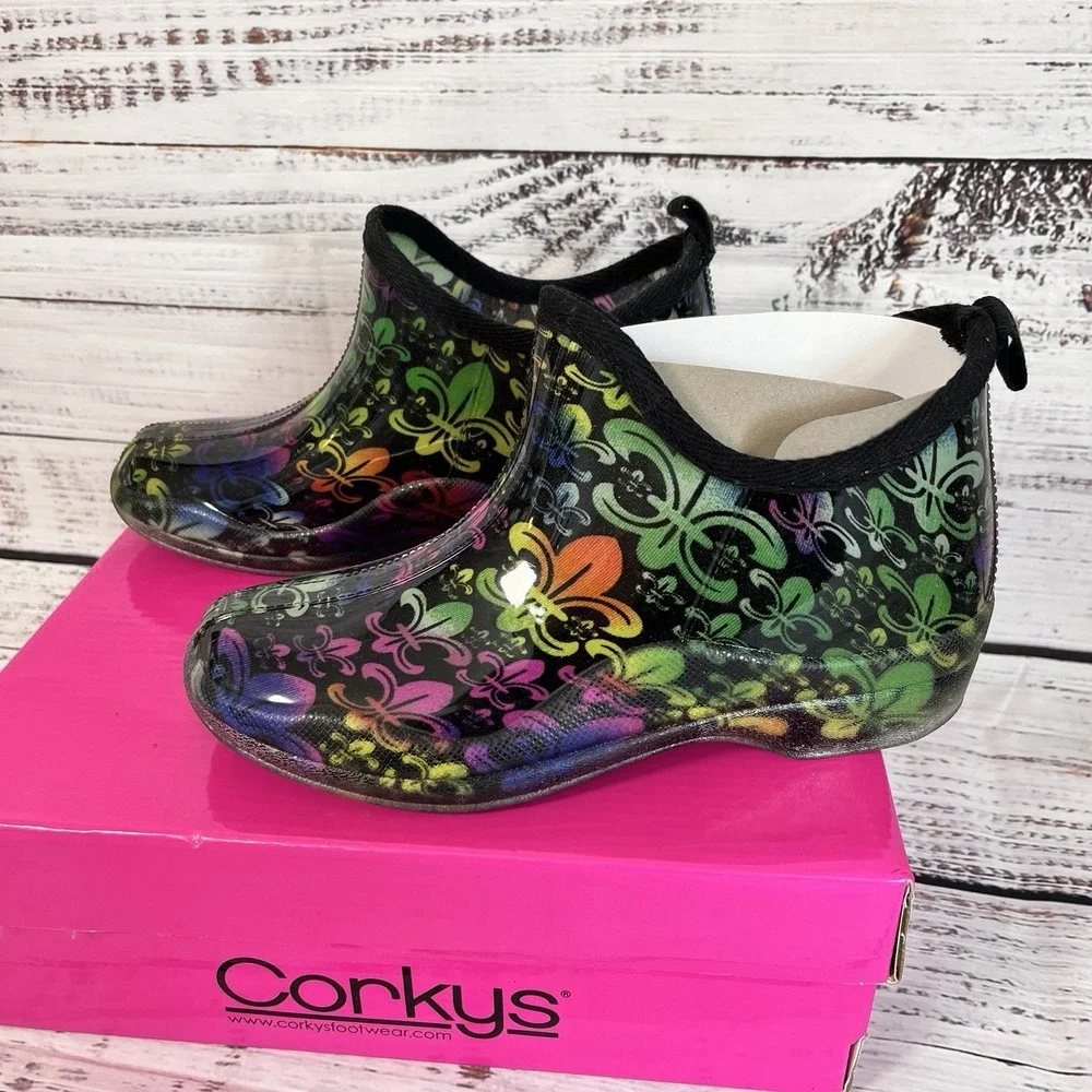Corky's Stormy Rain Bootie Women's 7 Fleur-De-Lis Garden House Shoes Comfort